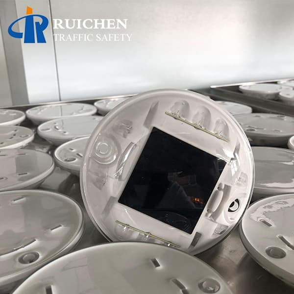 <h3>Half Circle Solar Powered Road Studs For Park In UAE-RUICHEN </h3>
